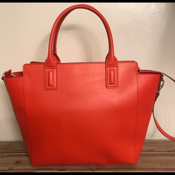 VERA BRADLEY FAUX LEATHER ORANGE TOTE - Picture 3 of 10